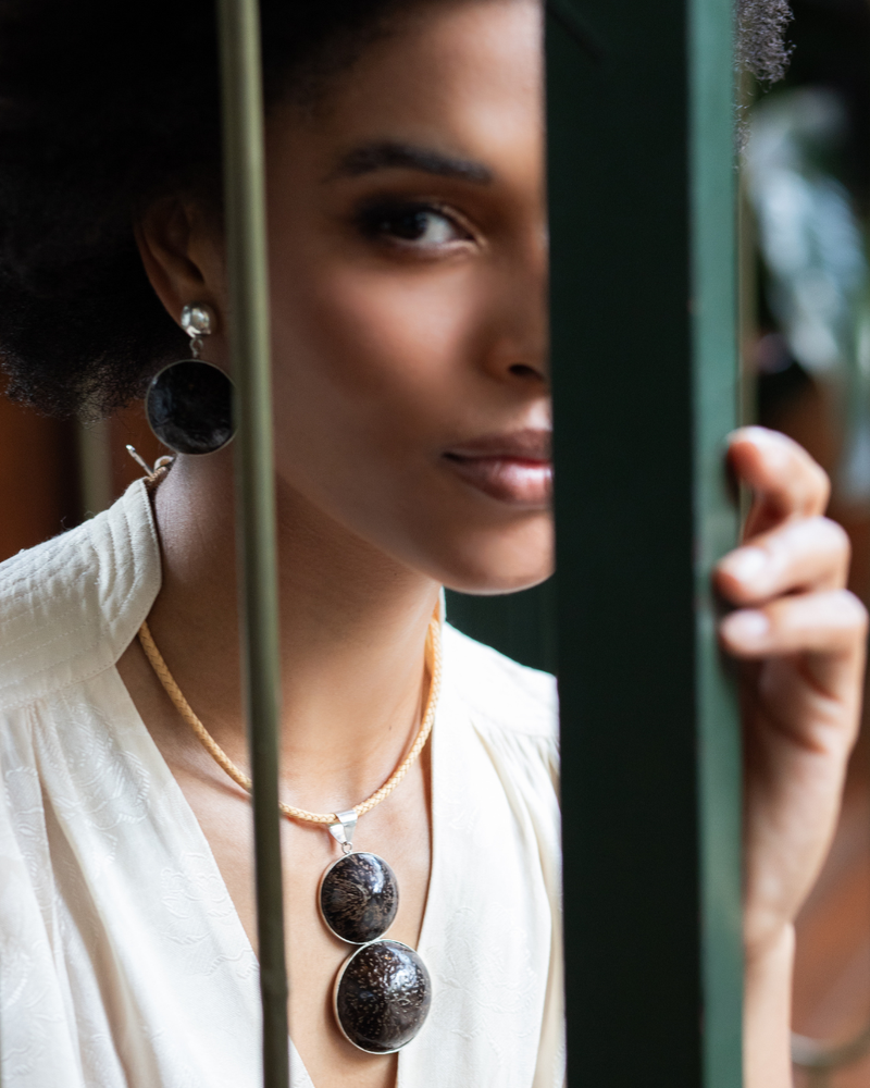 ARUMÃ & TUCUMÃ NECKLACE